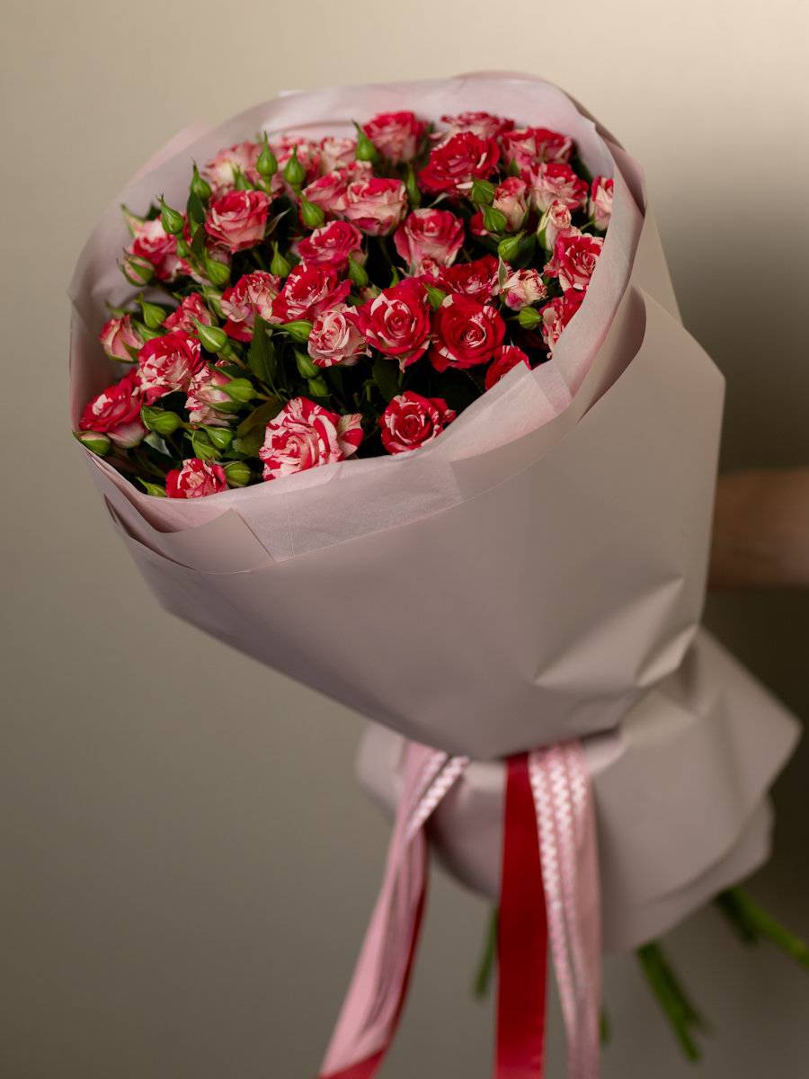 Букет из 9 роз Фаерворкс